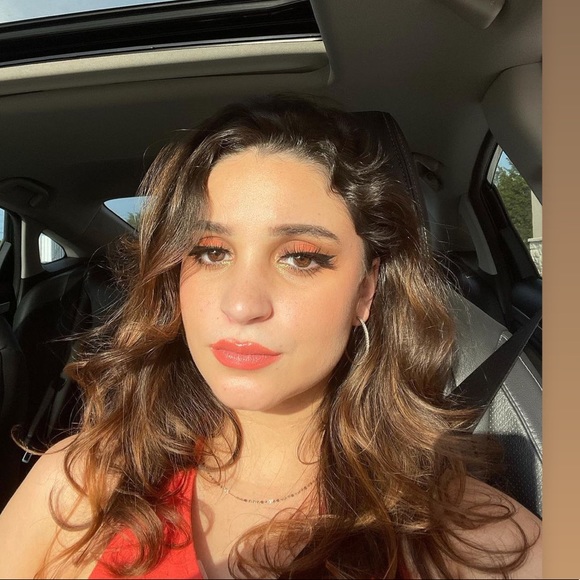 Meet your Posher, Rebecca - Picture 1 of 1